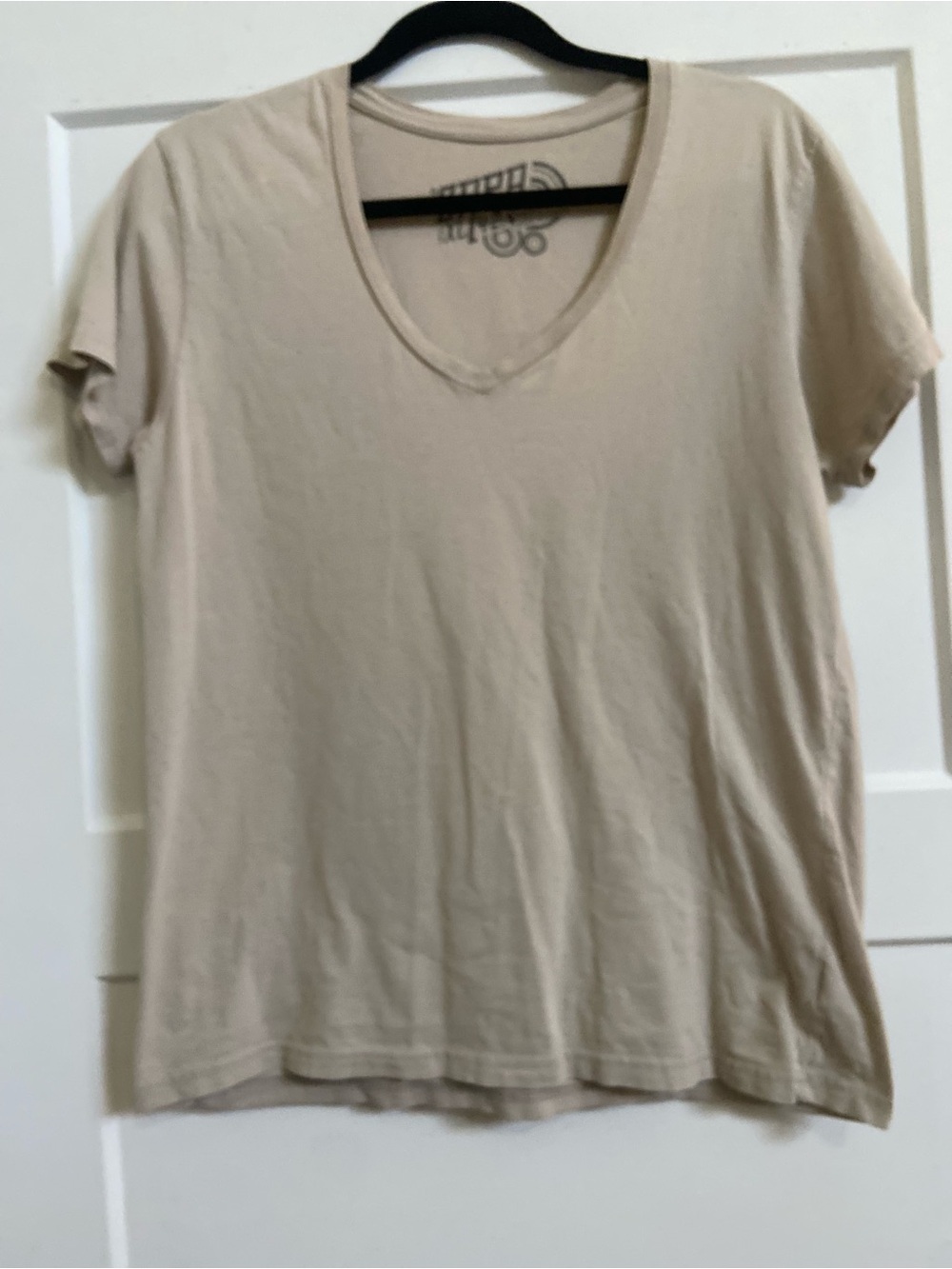 Zara Men’s Short Sleeve V-Neck Tee in Light Beige